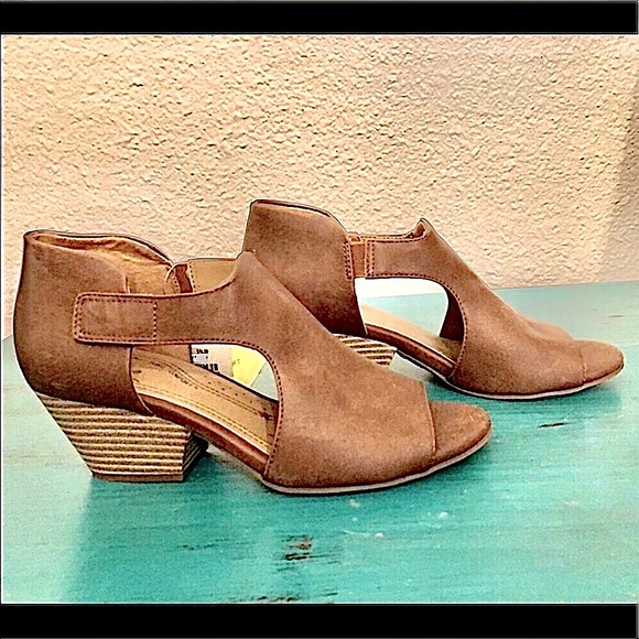 Natural Soul Shoes - RESERVED TAN STACKED SANDALS   NATURAL SOUL  NEW 7